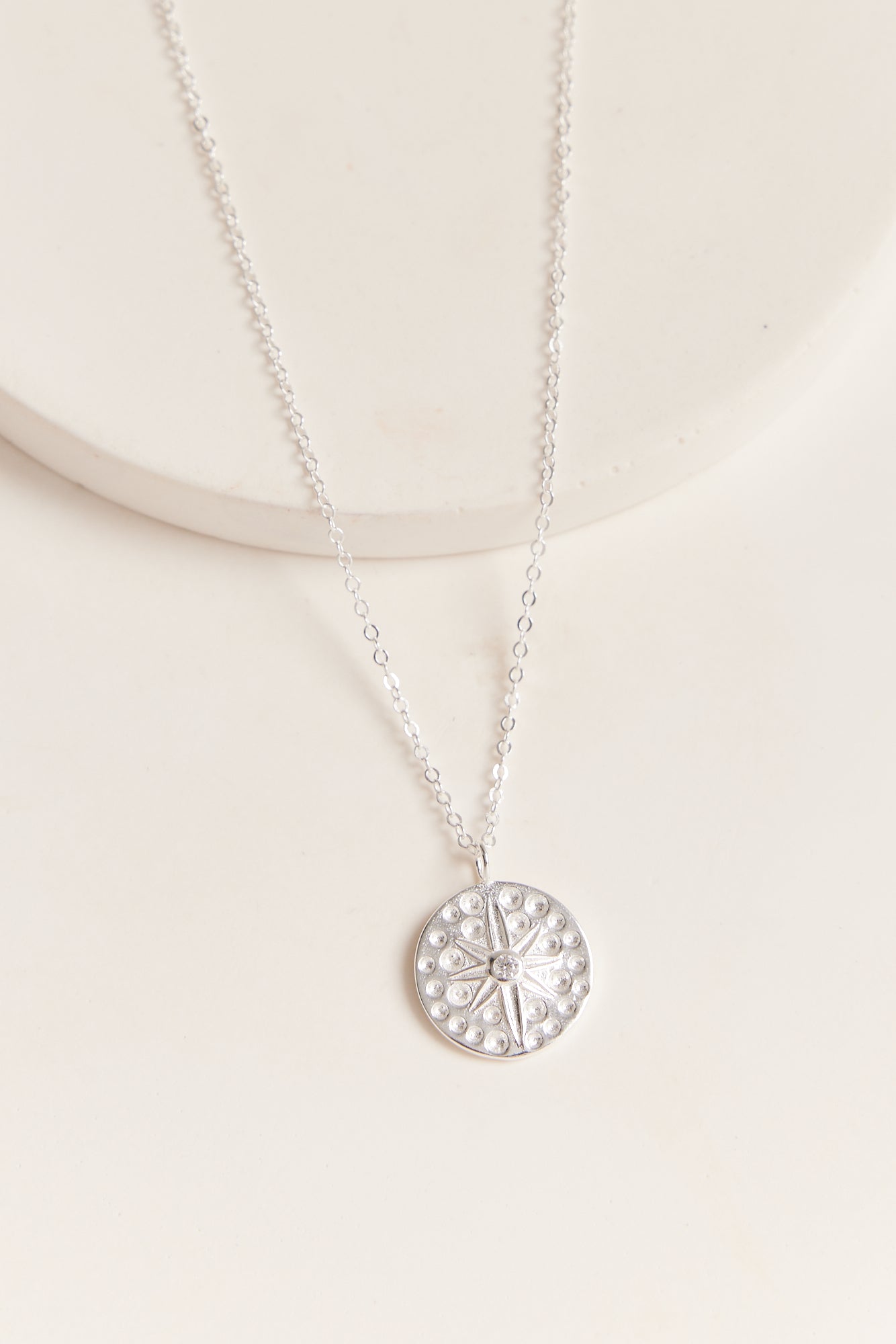 Sand dollar deals necklace white gold