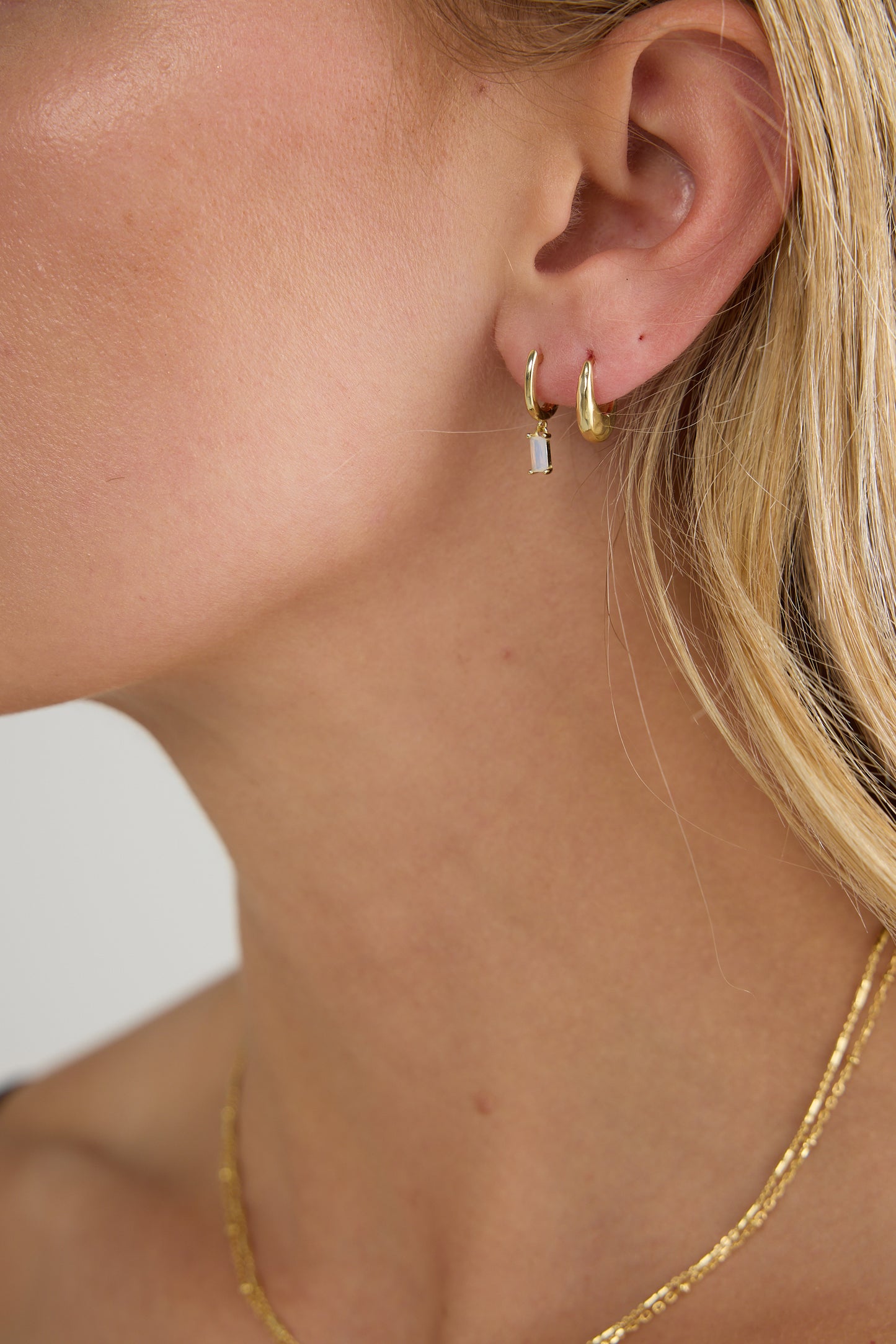 Suri Earrings Gold