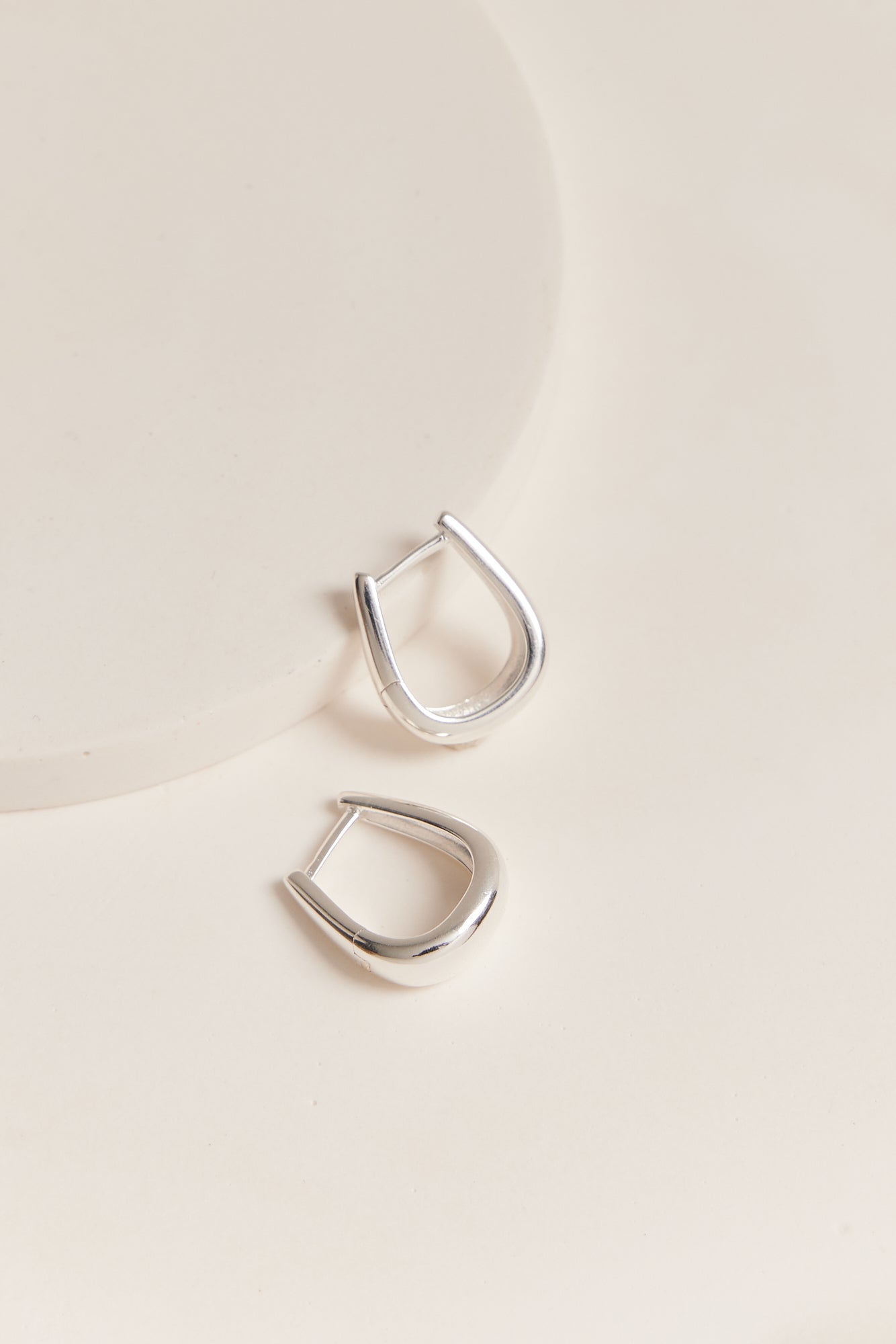 Ada Hoop Earrings Silver – thurston and lovey