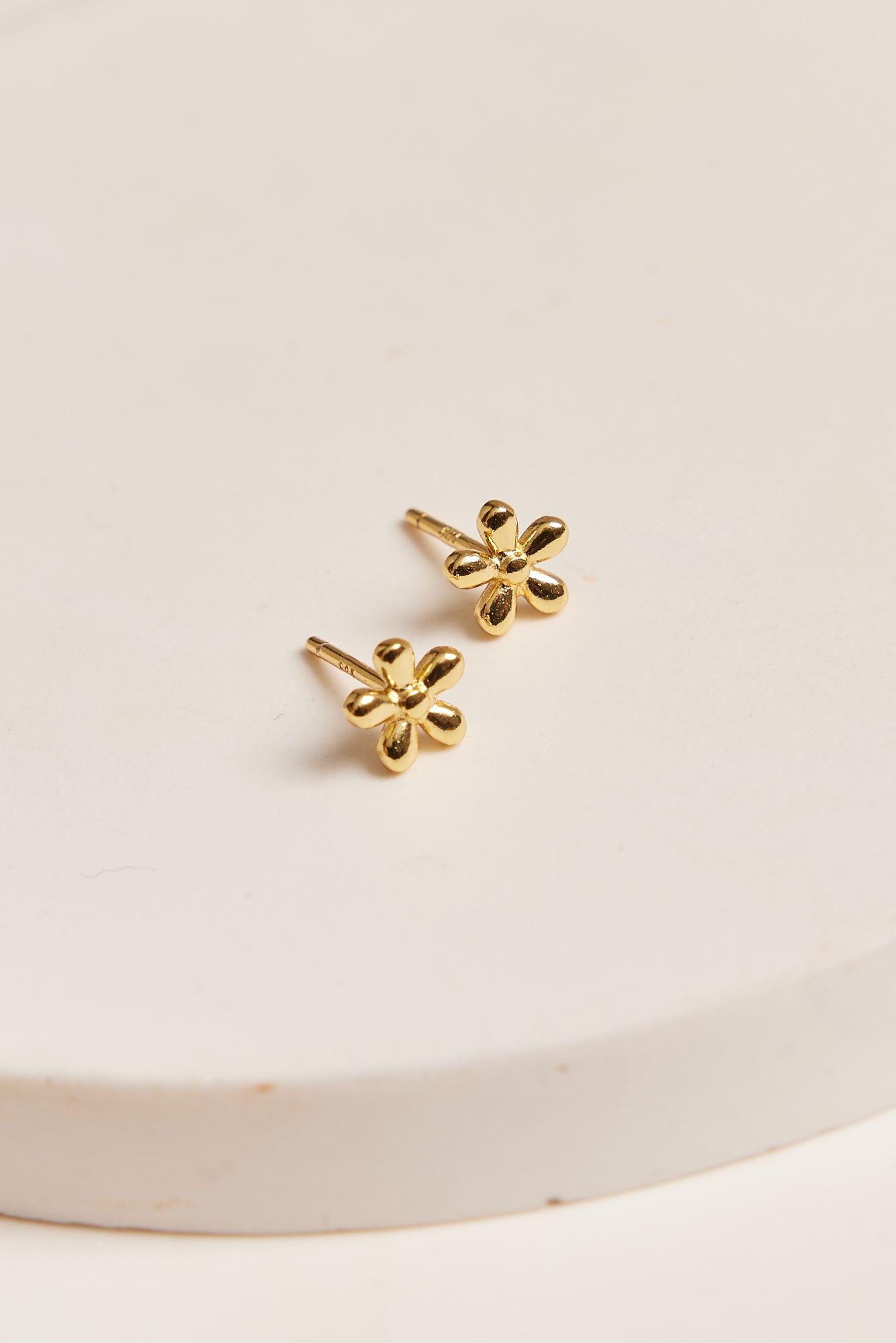 Nala Stud Earrings Gold