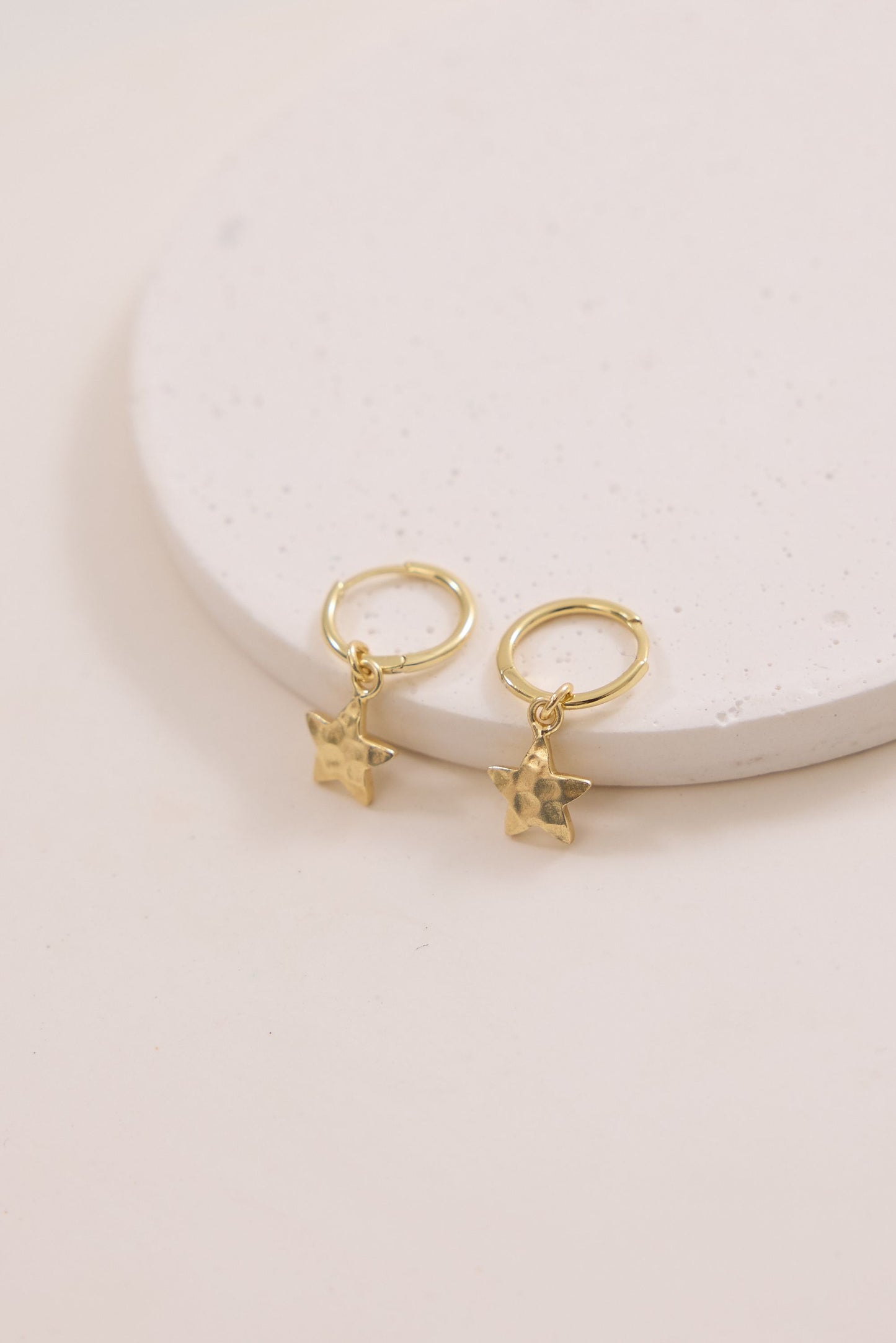 Mina Star Huggie Earrings - Gold